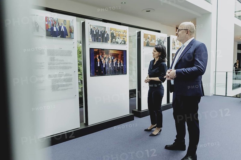 (L-R) Annalena Bärbock (Alliance 90/The Greens), Federal Foreign Minister, and Tomas Heidar, President of the International Tribunal for the Law of the Sea, during a visit to the International Tribunal for the Law of the Sea during the Foreign Minister's trip to Germany in Hamburg, 26 July 2024. /