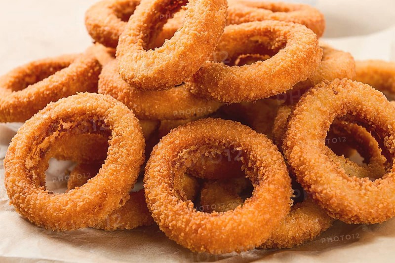 Fried onion rings, deep-fried, snack, no people, selective focus
