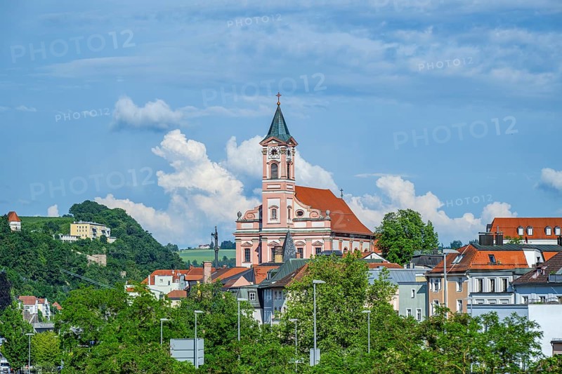View over Danubia river on 'Veste Oberhaus' ant the church, Passau, Bavaria, Germany, Europe