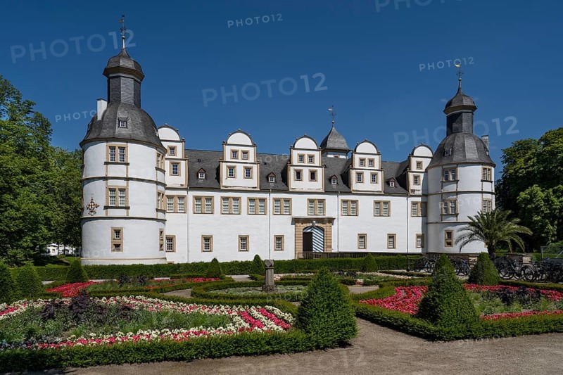 Neuhaus Castle, moated castle, Weser Renaissance, Paderborn, Westphalia, North Rhine-Westphalia, Germany, Europe
