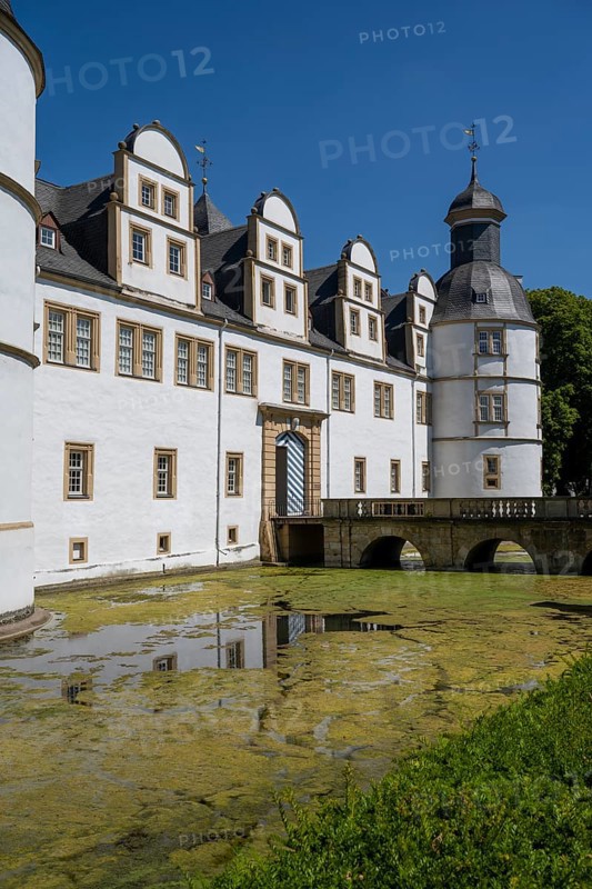 Neuhaus Castle, moated castle, Weser Renaissance, Paderborn, Westphalia, North Rhine-Westphalia, Germany, Europe