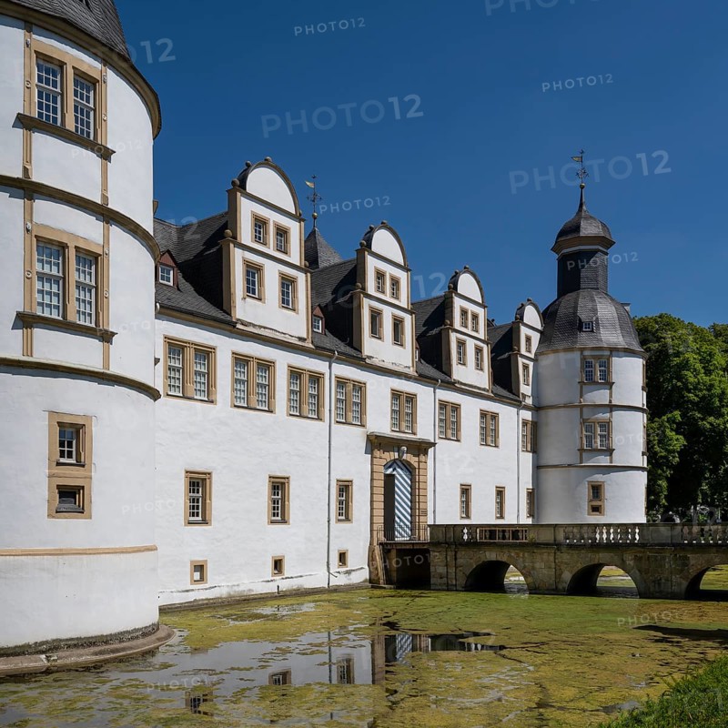 Neuhaus Castle, moated castle, Weser Renaissance, Paderborn, Westphalia, North Rhine-Westphalia, Germany, Europe