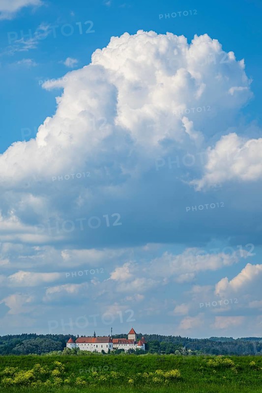 Castle of Wörth an der Donau with huge clouds above, Upper Palatinate, Bavaria, Germany, Europe