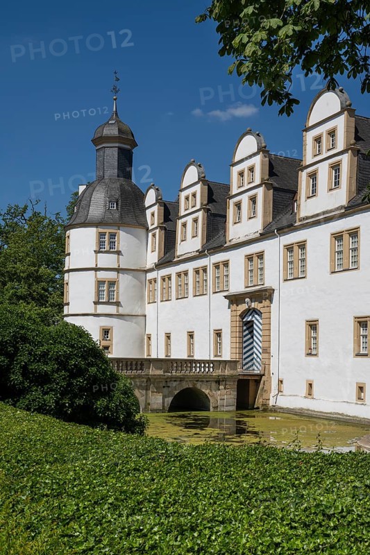 Neuhaus Castle, moated castle, Weser Renaissance, Paderborn, Westphalia, North Rhine-Westphalia, Germany, Europe