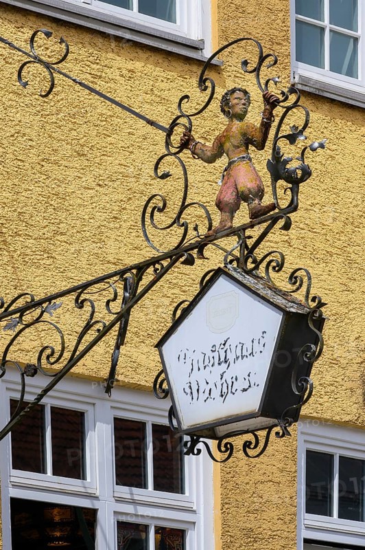 Nose sign, Gasthaus Mohren, Isny, Baden-Württemberg, Germany, Europe