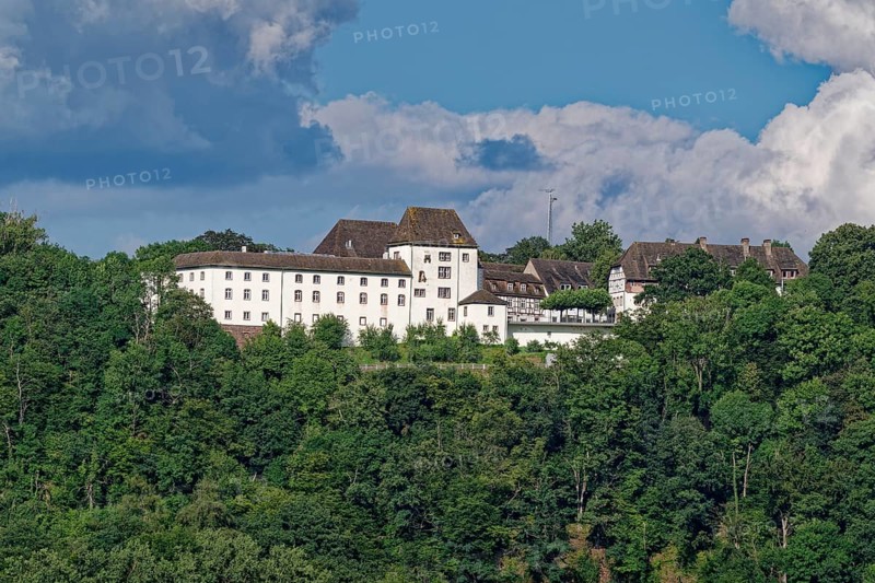 Fürstenberg Castle, a Spornburg with the Fürstenberg porcelain manufactory, is situated on the Karthagenberg hill above the Weser valley. Fürstenberg, Lower Saxony, Germany, Europe