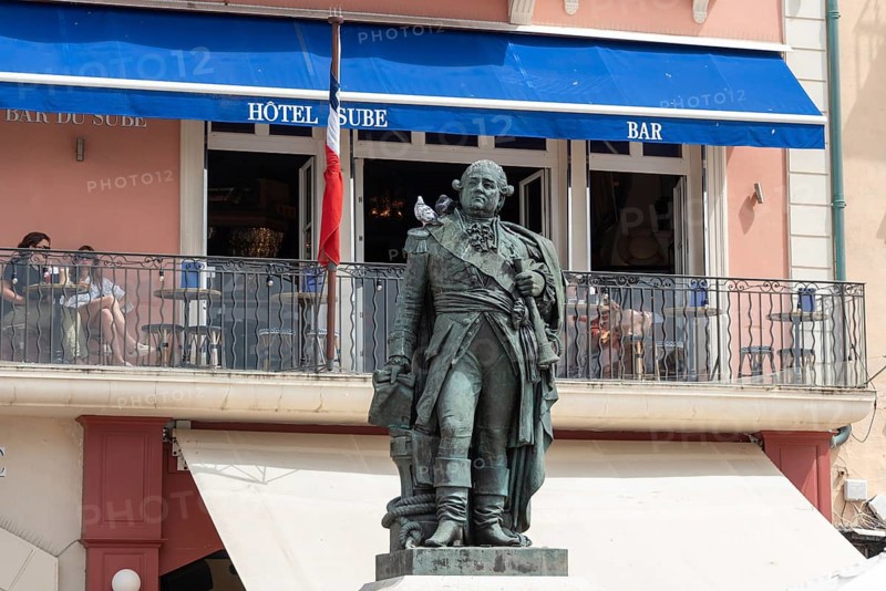 Monument to Pierre André de Suffren, naval officer and vice-admiral, born 1726 in Saint Tropez, Provence-Alpes-Côte d'Azur, France, Europe