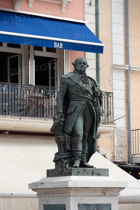 Monument to Pierre André de Suffren, naval officer and vice-admiral, born 1726 in Saint Tropez, Provence-Alpes-Côte d'Azur, France, Europe