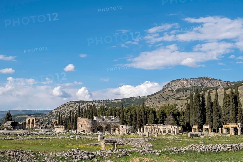 Ancient city of Hierapolis, Pamukkale, Denizli, UNESCO World Heritage Site, Anatolia, Turkey, Asia Minor, Asia