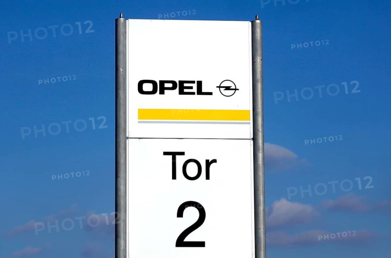 Eisenach, 20.03.2009, Signs show the way to the Opel plant in Eisenach, Eisenach, Germany, Europe