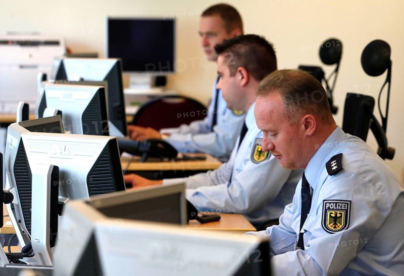 Potsdam, 12.06.2009, Federal Police Control Centre, Federal Police officers at the Federal Police Headquarters, Potsdam, Germany, Europe