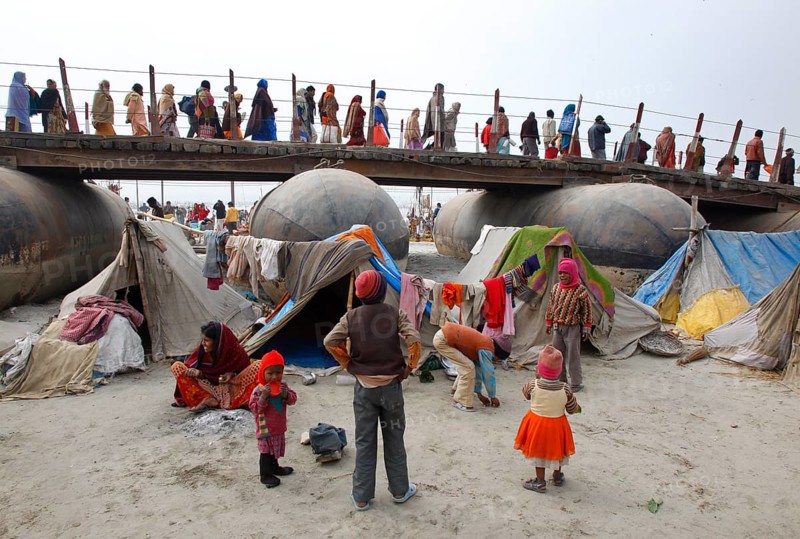 Allahabad, India, 20.01.2010, Hindus gather for the Magh Mela in Allahabad to take a holy dip at the Sangam, the confluence of the Ganges, Yamuna and Saraswati rivers, Asia