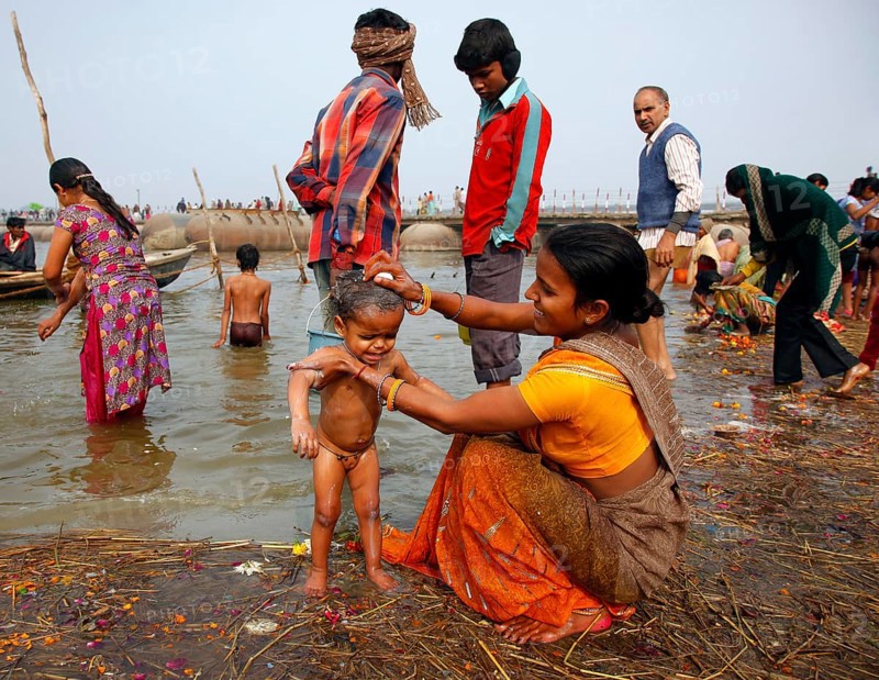 Allahabad, India, 20.01.2010, Hindus gather for the Magh Mela in Allahabad to take a holy dip at the Sangam, the confluence of the Ganges, Yamuna and Saraswati rivers, Asia