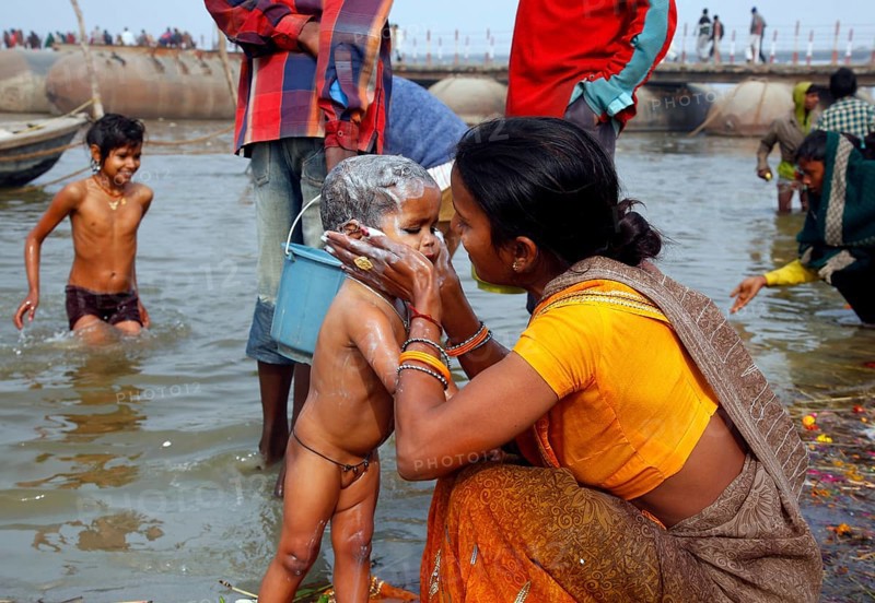 Allahabad, India, 20.01.2010, Hindus gather for the Magh Mela in Allahabad to take a holy dip at the Sangam, the confluence of the Ganges, Yamuna and Saraswati rivers, Asia