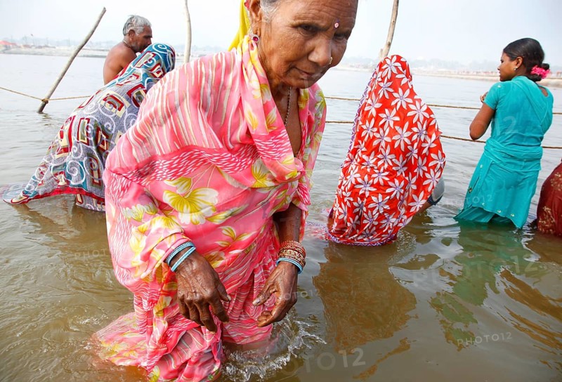 Allahabad, India, 20.01.2010, Hindus gather for the Magh Mela in Allahabad to take a holy dip at the Sangam, the confluence of the Ganges, Yamuna and Saraswati rivers, Asia