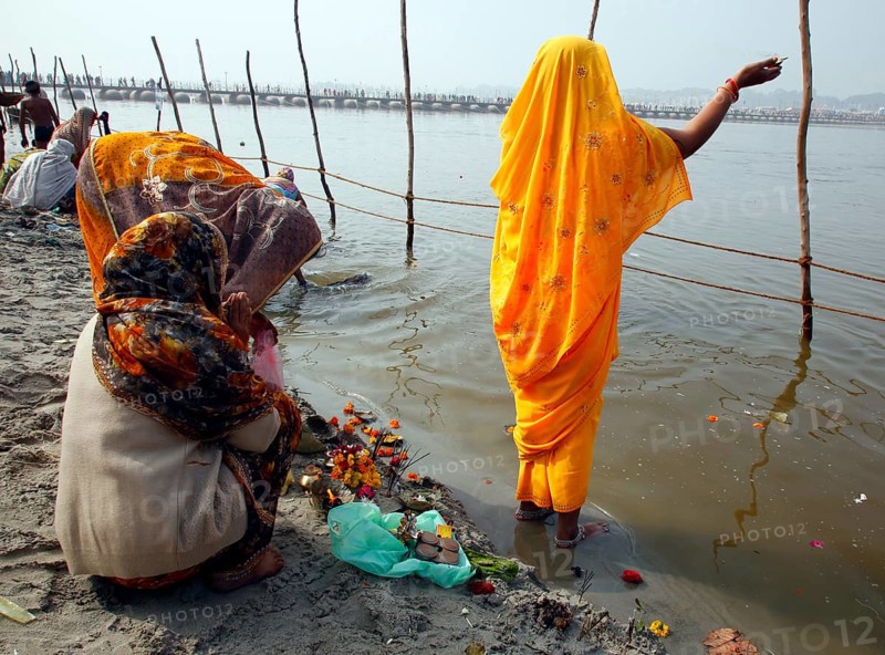 Allahabad, India, 20.01.2010, Hindus gather for the Magh Mela in Allahabad to take a holy dip at the Sangam, the confluence of the Ganges, Yamuna and Saraswati rivers, Asia