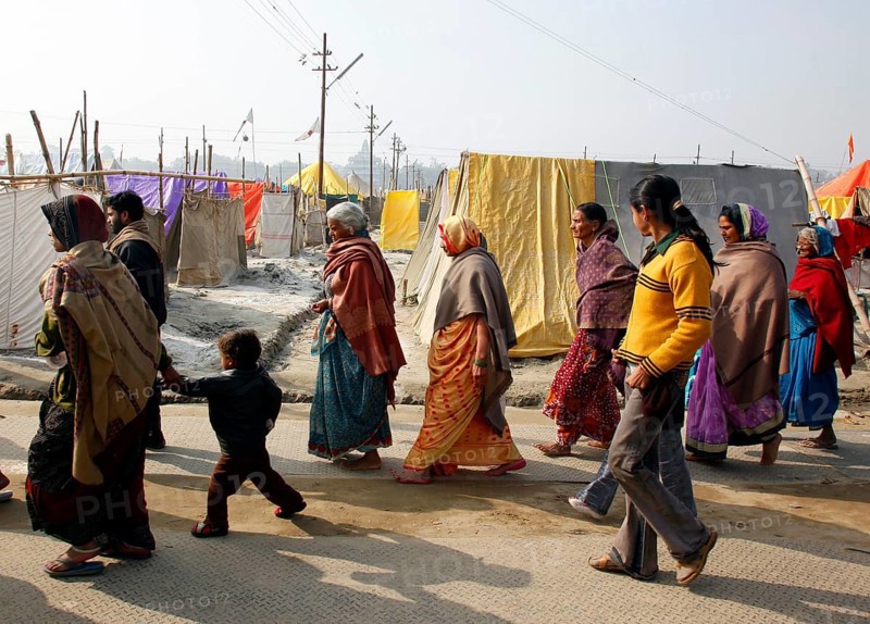 Allahabad, India, 20.01.2010, Hindus gather for the Magh Mela in Allahabad to take a holy dip at the Sangam, the confluence of the Ganges, Yamuna and Saraswati rivers, Asia