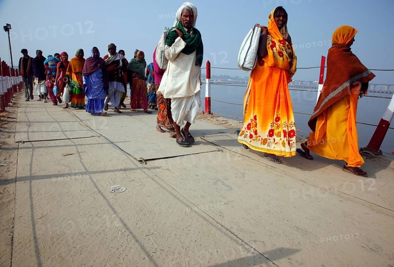 Allahabad, India, 20.01.2010, Hindus gather for the Magh Mela in Allahabad to take a holy dip at the Sangam, the confluence of the Ganges, Yamuna and Saraswati rivers, Asia