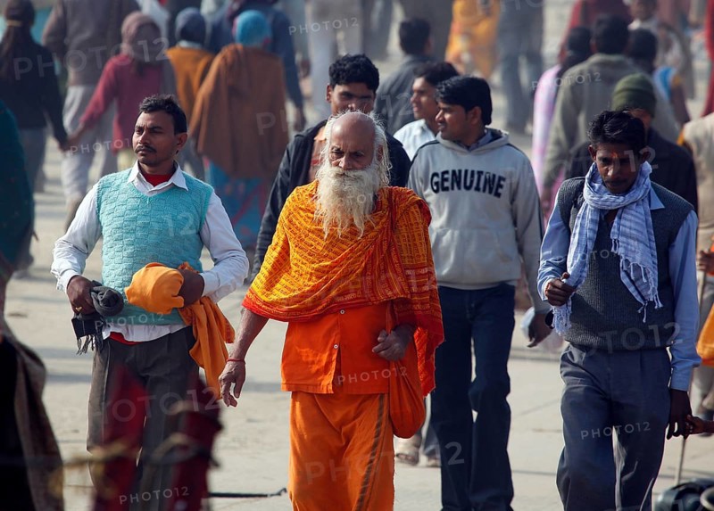 Allahabad, India, 20.01.2010, Hindus gather for the Magh Mela in Allahabad to take a holy dip at the Sangam, the confluence of the Ganges, Yamuna and Saraswati rivers, Asia