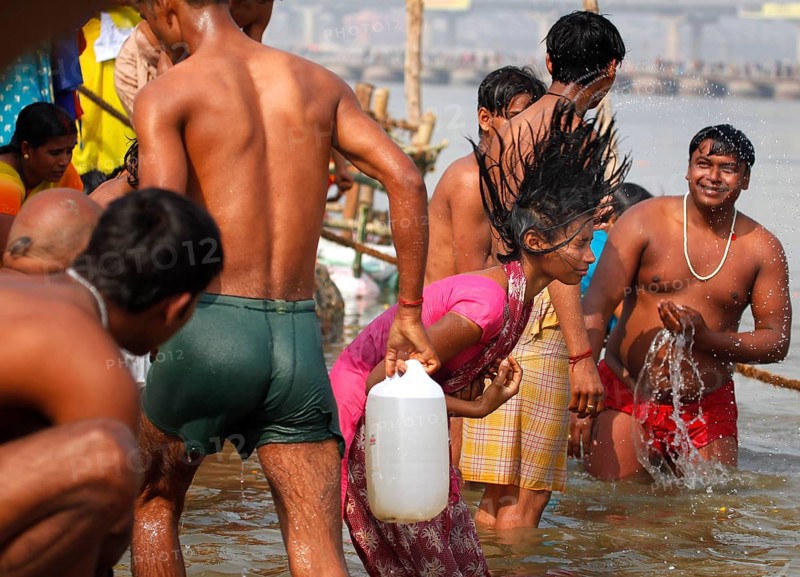 Allahabad, India, 20.01.2010, Hindus gather for the Magh Mela in Allahabad to take a holy dip at the Sangam, the confluence of the Ganges, Yamuna and Saraswati rivers, Asia