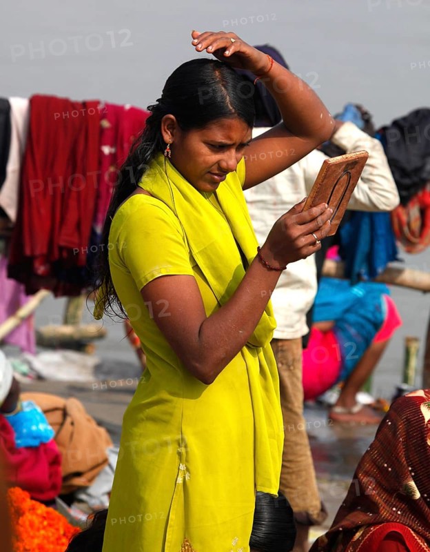 Allahabad, India, 20.01.2010, Hindus gather for the Magh Mela in Allahabad to take a holy dip at the Sangam, the confluence of the Ganges, Yamuna and Saraswati rivers, Asia