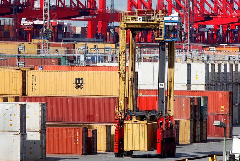 Bremerhaven, 29.09.2010, Van Carrier transports containers at the Eurogate container terminal, Bremerhaven, Germany, Europe