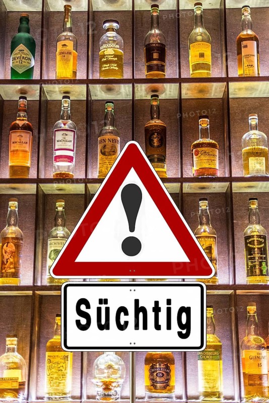 Symbolic image, warning sign for alcohol addiction, danger of addiction, alcohol abuse, health warning, alcoholic beverages, bar, alcoholic drinks, youth protection, legal drug, alcohol withdrawal