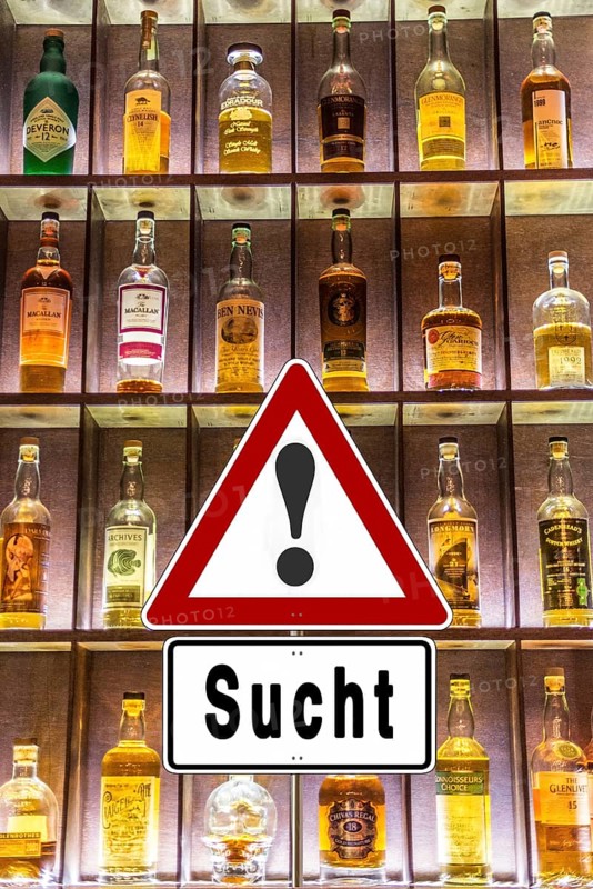 Symbolic image, warning sign for alcohol addiction, danger of addiction, alcohol abuse, health warning, alcoholic beverages, bar, alcoholic drinks, youth protection, legal drug, alcohol withdrawal