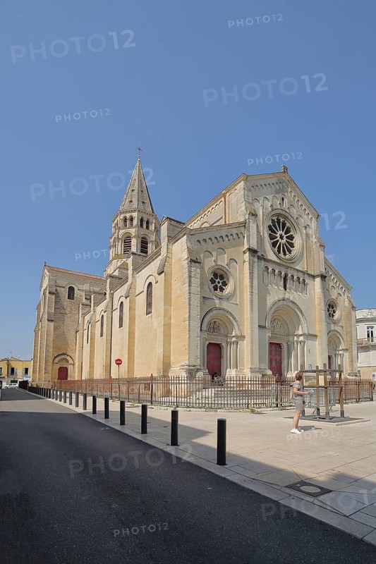St-Paul church built in 1845, Cathédrale, Nîmes, Gard, Provence, France, Europe