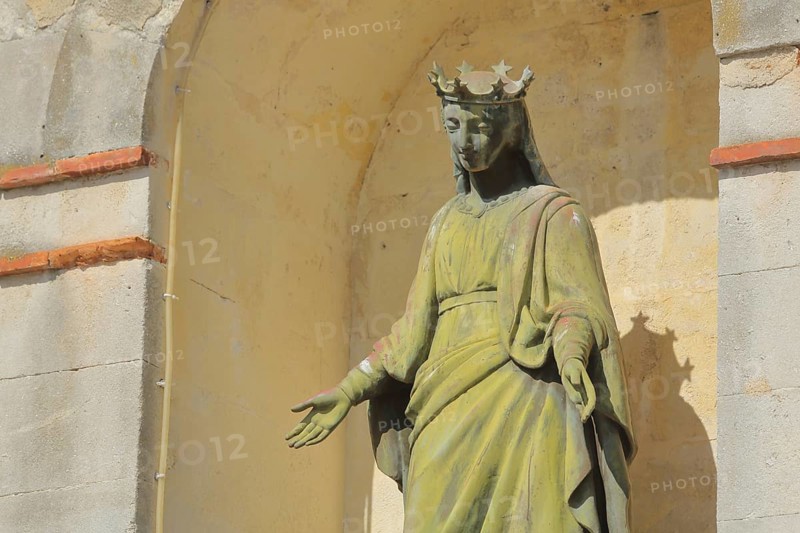 Madonna with halo, crown, detail, Saint-Paul-Trois-Châteaux, St, Madonna figure, detail, crown, stone wall, Saint-Paul-Trois-Chateaux, Drôme, Drome, Tricastin, Provence, France, Europe