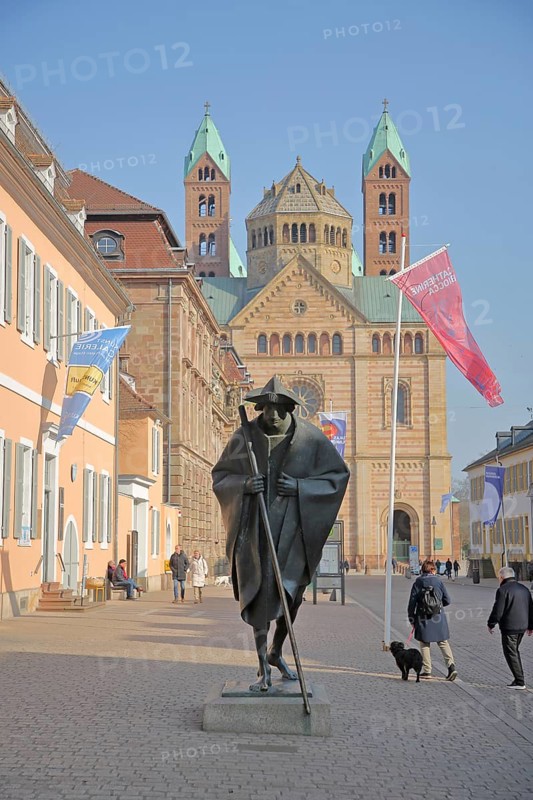 Sculpture Pilgrim by Martin Mayer 1990 and UNESCO Cathedral, St James' Pilgrim, Pilgrims' Way, People, Via Triumphalis, Maximilianstrasse, Speyer, Rhineland-Palatinate, Germany, Europe
