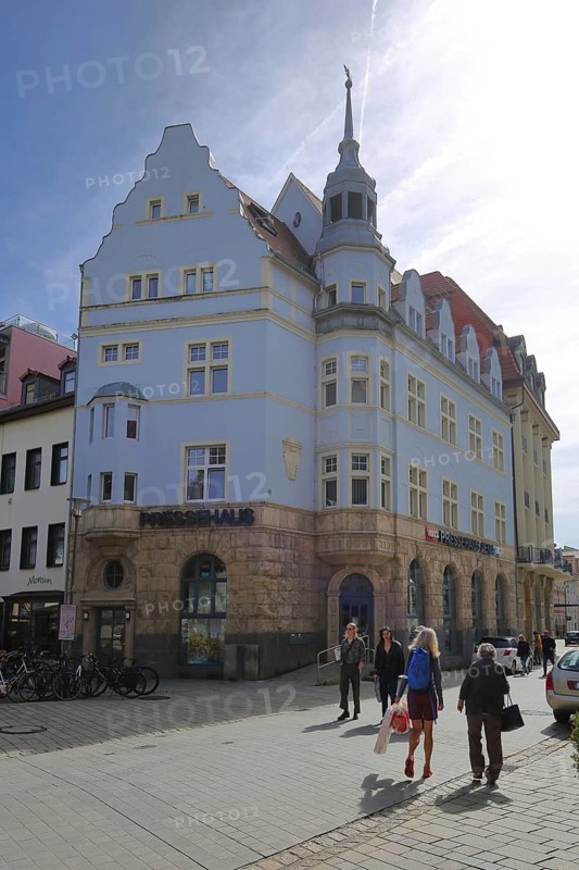 Press house with pedestrian, historic villa, Holzmarkt, Jena, Thuringia, Germany, Europe