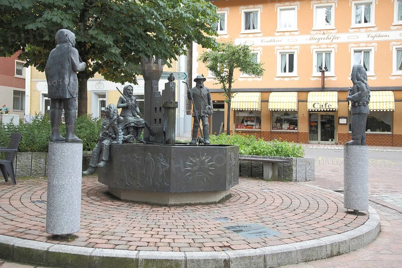 Fool's fountain by Hubert Rieber 1985 with sculptures, carnival fountain, Furtwangen, Southern Black Forest, Black Forest, Baden-Württemberg, Germany, Europe