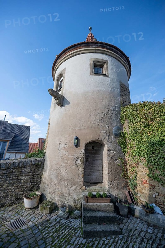 Powder tower, round tower built in the fortifications around 1400, Mainbernheim, Lower Franconia, Bavaria, Germany, Europe