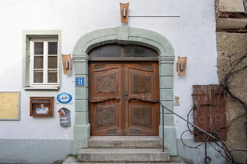 Baroque archway portal of the former inn Zum Bären since 1570, Herrenstr. 21, Mainbernheim, Untzerfranken, Bavaria, Germany, Europe