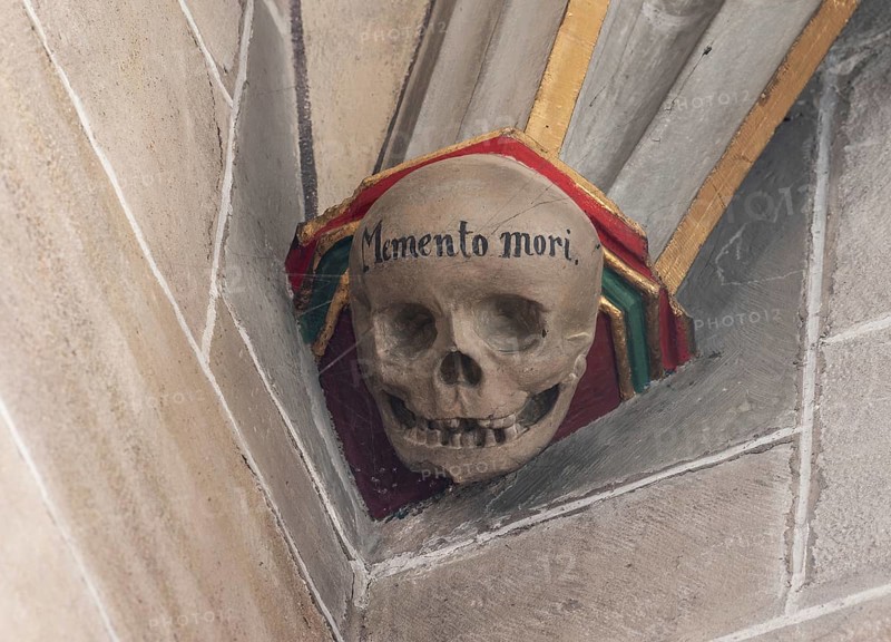 Skull, Momento mori, console stone in the Heilig Kreuz Minster, Rottweil, Baden-Württemberg, Germany, Europe