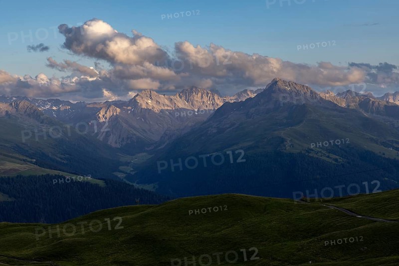 Evening mood on the Strela Pass, view of the Sertig Valley with Piz Ducan and Sattelhorn, Davos, Grisons, Switzerland, Europe