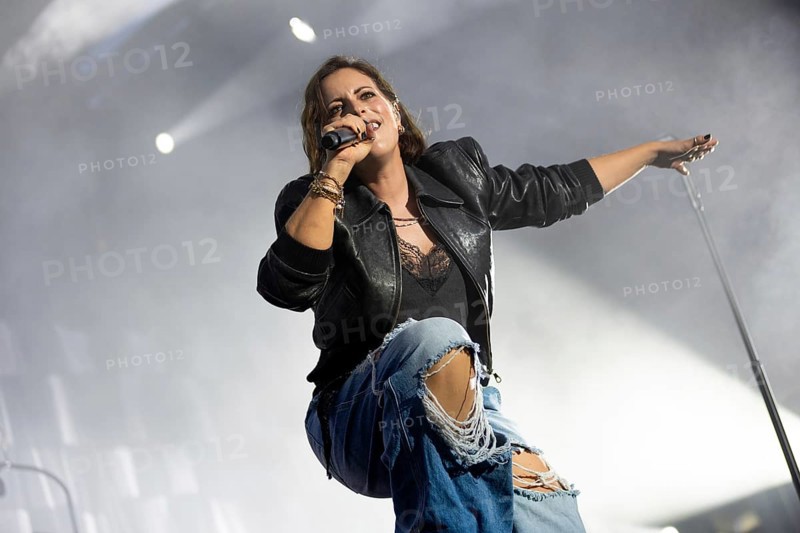 Stefanie Kloss, singer of Silbermond live on Auf Auf, Sommer 2024 Tour at the sold-out Waschhaus Open Air, Potsdam, 03/08/2024