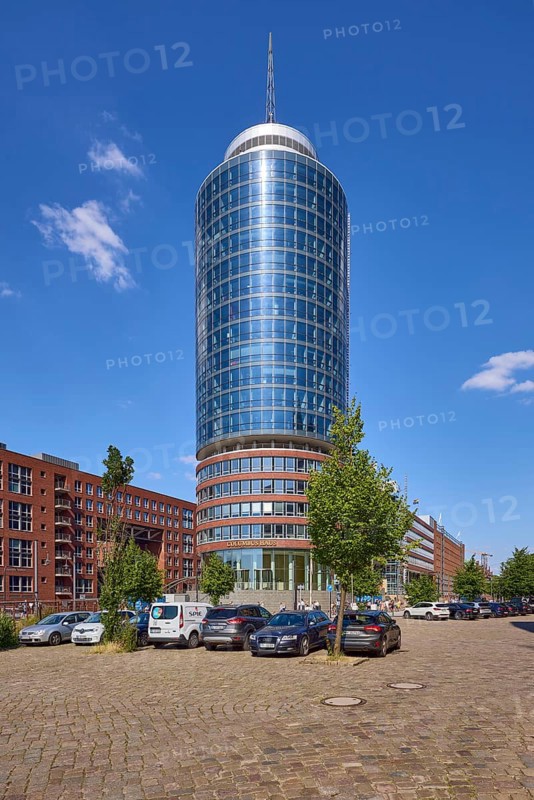 Columbus House against blue sky with car park, Free and Hanseatic City of Hamburg, Hanseatic City, independent city, Federal State of Hamburg, Germany, Europe