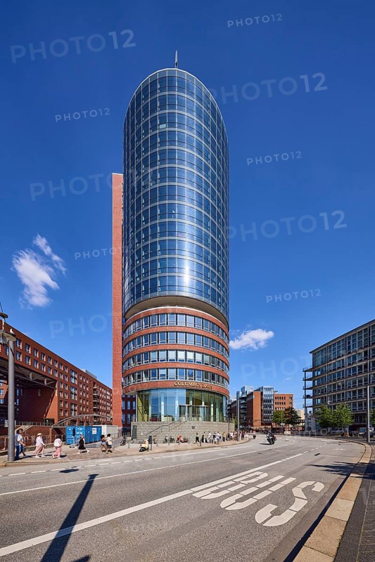 Columbus House against blue sky with bus stop, Free and Hanseatic City of Hamburg, Hanseatic City, independent city, Federal State of Hamburg, Germany, Europe