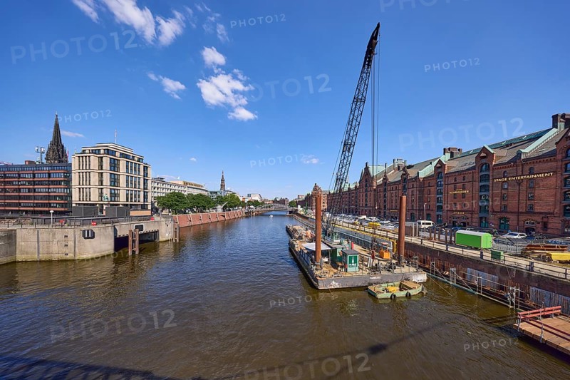Crane on a pontoon in the inland harbour, construction site at the quay wall and Kehrwieder street, Speicherstadt, Free and Hanseatic City of Hamburg, Hanseatic city, independent city, federal state of Hamburg, Germany, Europe
