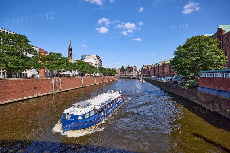 Harbour tour with the Maritime Circle Line in the customs canal in Hamburg's Speicherstadt, Free and Hanseatic City of Hamburg, Hanseatic city, independent city, federal state of Hamburg, Germany, Europe