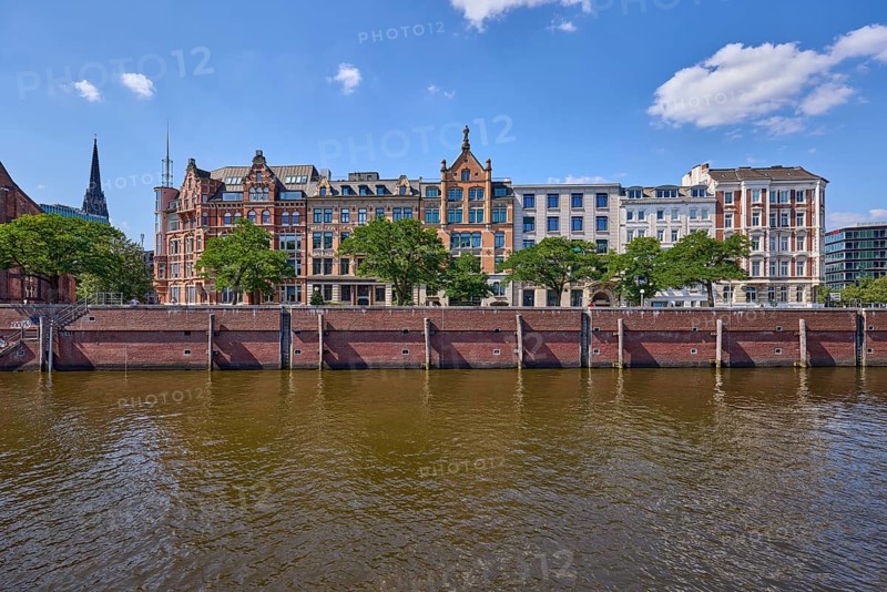 Residential and commercial building with the Zippelhaus event space on the Zollkanal, Speicherstadt, Free and Hanseatic City of Hamburg, Hanseatic city, independent city, federal state of Hamburg, Germany, Europe