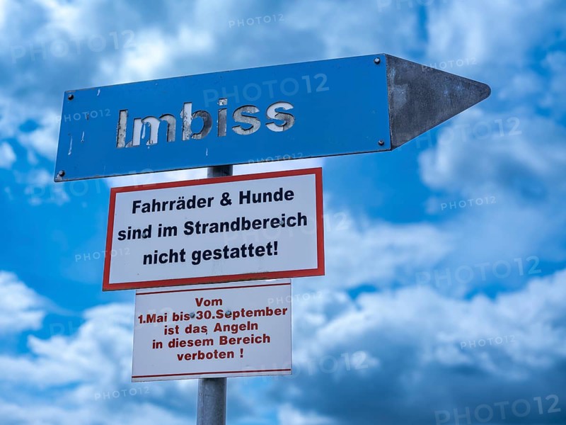Signs on the shore of Lake Jersleben, Jersleben, Saxony-Anhalt, Germany, Europe