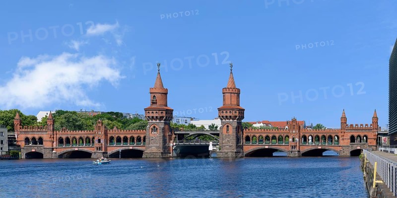 Double deck Oberbaum bridge over the Spree river, Berlin, Germany, Europe