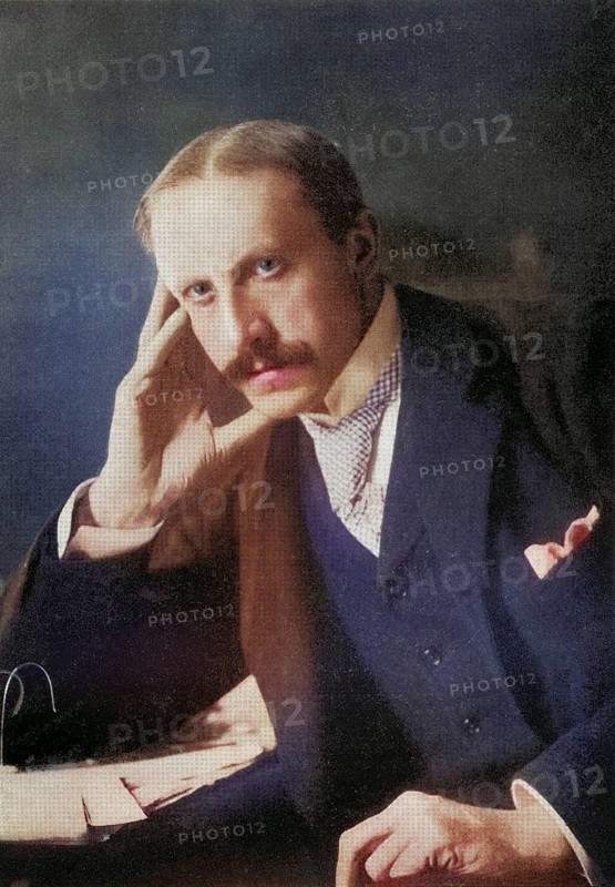 Alfred Milner, 1st Viscount Milner, 1854 to 1925, British statesman and colonial administrator. From the book South Africa and the Transvaal War, Volume 1 by Louis Creswicke, published 1900, Historical, digitally restored reproduction from a 19th century original, Record date not stated