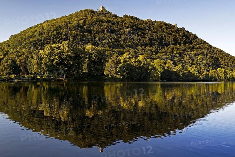 Hengsteysee, view of the Kaiser Wilhelm Monument on the Ruhr slope of the Syberg, Dortmund, North Rhine-Westphalia, Germany, Europe