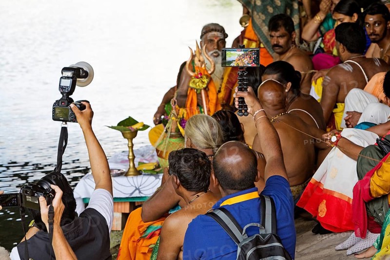 Head priest Siva Sri Arumugam Paskarakurukkal during the ritual purification at the Datteln-Hamm Canal, Hamm Uentop, Ruhr area, Germany, Europe