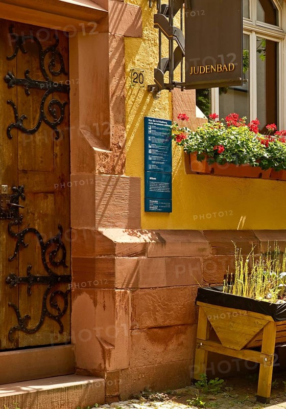 Jewish bath, historic mikvah, facade decorated with flowers, Judengasse, Jewish quarter, old town, Friedberg, Wetterau, Hesse, Germany, Europe