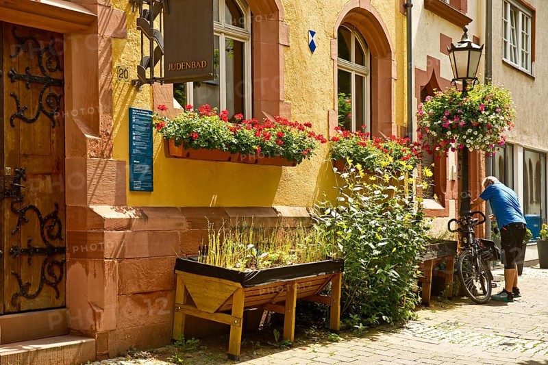 Jewish bath, historic mikvah, facade decorated with flowers, Judengasse, Jewish quarter, old town, Friedberg, Wetterau, Hesse, Germany, Europe